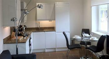 Max Serviced Apartments Commercial Road Лондон Экстерьер фото