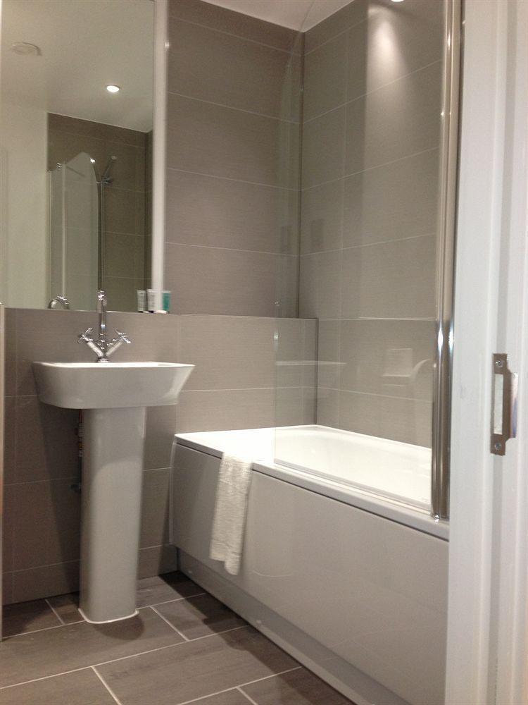 Max Serviced Apartments Commercial Road Лондон Экстерьер фото