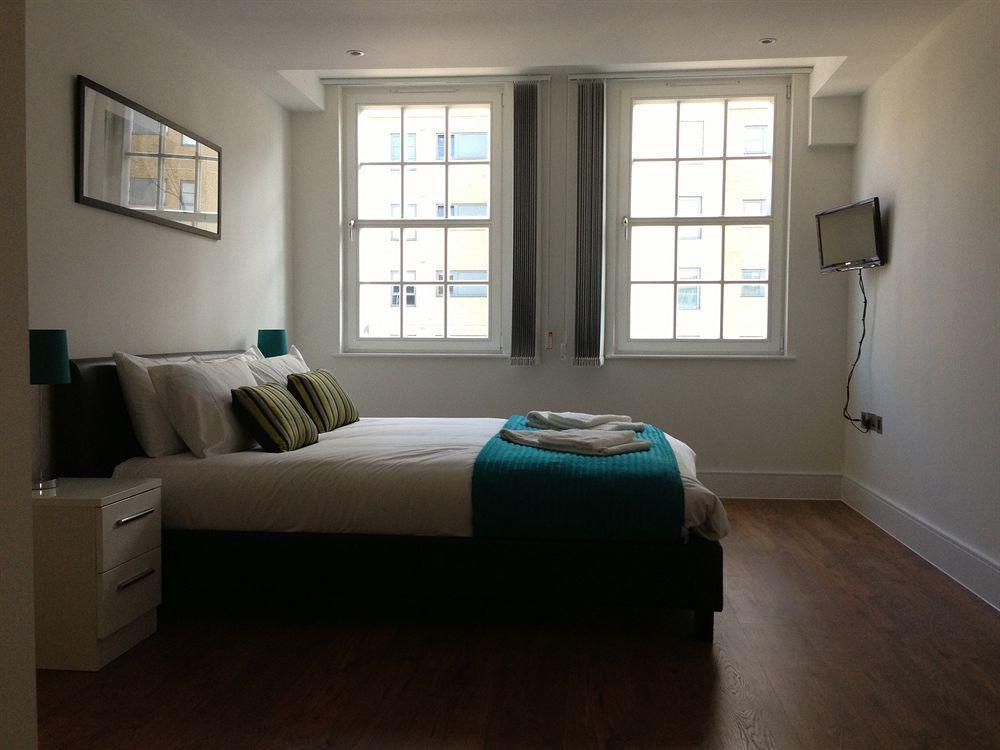 Max Serviced Apartments Commercial Road Лондон Экстерьер фото